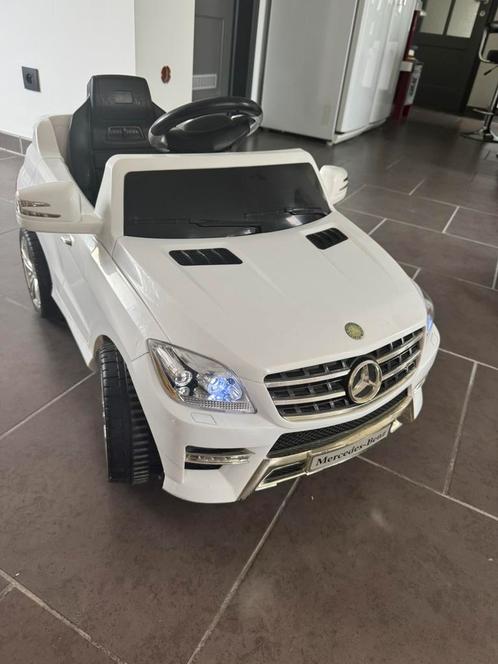 Elektronische kinderauto Mercedes met afstandsbediening!, Kinderen en Baby's, Speelgoed | Buiten | Accuvoertuigen, Zo goed als nieuw