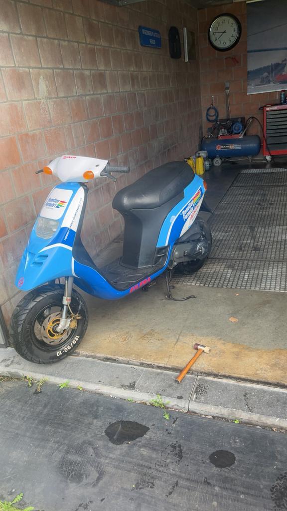 Piaggio typhoon benetton editie, Fietsen en Brommers, Scooters | Piaggio, Gebruikt, Overige modellen, Klasse A (25 km/u), Tweetakt