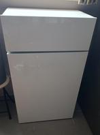 Witte gelakte houten kledingkast aan de voorkant, Huis en Inrichting, Ophalen, Zo goed als nieuw