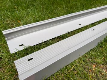 DAKTRIM, DAKRANDPROFIEL GRIJS 60x80x300 Twee stuks beschikbaar voor biedingen