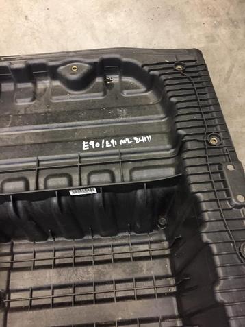 Plastic bak kofferbak bodem BMW E90  E91 