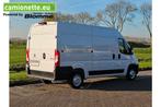 Peugeot Boxer 330 2.2 BlueHDi 140 L2H2 Asphalt (bj 2022), Auto's, Voorwielaandrijving, Gebruikt, 4 cilinders, Wit