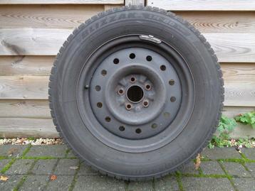 NISSAN QASHQAI – Winterbanden BRIDGESTONE BLIZZAK 215 65 R16 beschikbaar voor biedingen