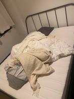 Bed ikea 1m40 - 2m (met of zonder matras), Huis en Inrichting, Slaapkamer | Bedden, Ophalen