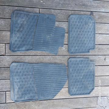 Tapis voiture TOYOTA beschikbaar voor biedingen