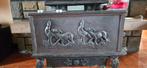 Ancien poêle à bois en fonte – marque BOSS – décor cerfs, Enlèvement, Utilisé