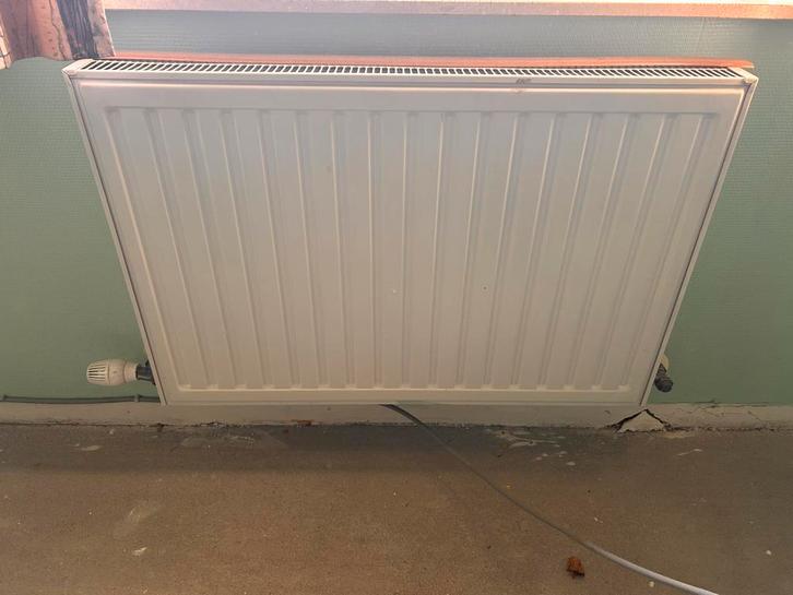 Radson radiatoren met thermostaat, Bricolage & Construction, Chauffage & Radiateurs, Utilisé, Radiateur, 800 watts ou plus, 30 à 80 cm