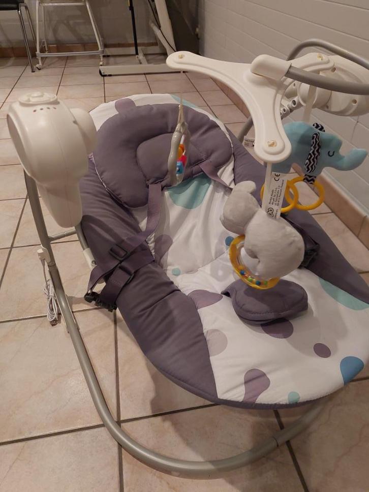 baby schommelstoeltje met muziek, Kinderen en Baby's, Speelgoed | Hobbelfiguren, Zo goed als nieuw, Ophalen
