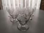 Glazen - 6 gezandstraalde glazen op voet, Verzamelen, Glas en Drinkglazen, Ophalen of Verzenden
