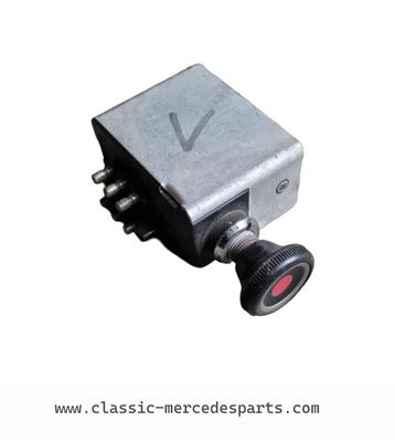 Alarmlichtschakelaar Mercedes w114 w115 w108 w109 beschikbaar voor biedingen