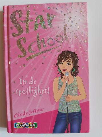 Star School 'In de spotlights!' beschikbaar voor biedingen