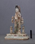 Groot gesneden beeld Guanyin met kinderen,been, gesigneerd, Antiek en Kunst, Ophalen of Verzenden