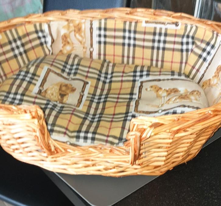 PANIER EN OSIER POUR CHATS OU PETITS CHIENS, Animaux & Accessoires, Paniers pour chats, Neuf, Roseau, Enlèvement ou Envoi