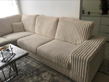 Hoeksalon zeer nieuwe staat beschikbaar voor biedingen