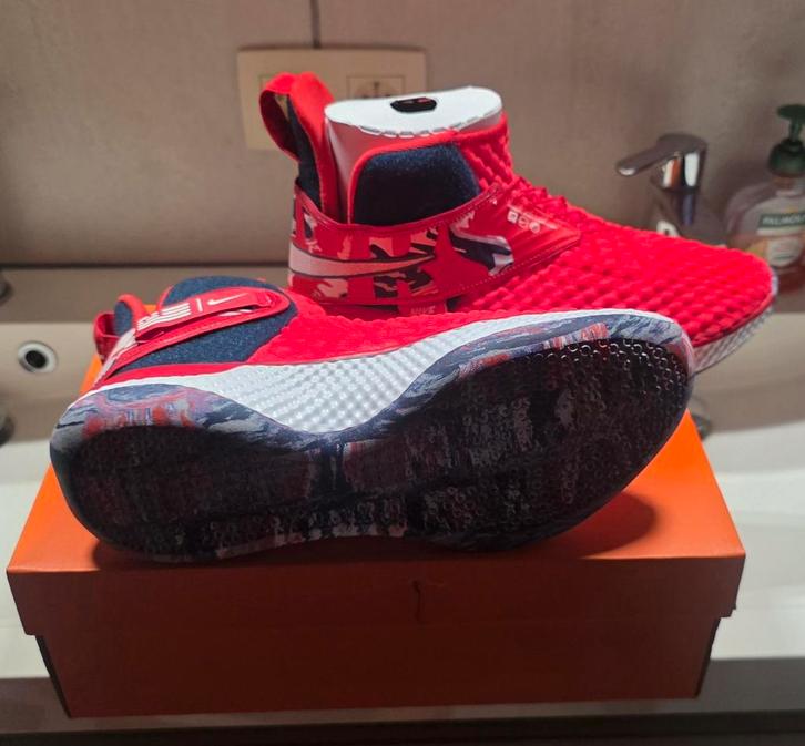 Nike Air Zoom FlyEase basketbalschoenen, Sport en Fitness, Basketbal, Zo goed als nieuw, Ophalen of Verzenden