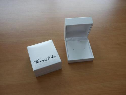 Witte stevige juwelendoos geschenkdoos oorbellen Thomas Sabo, Handtassen en Accessoires, Beautycases, Ophalen of Verzenden