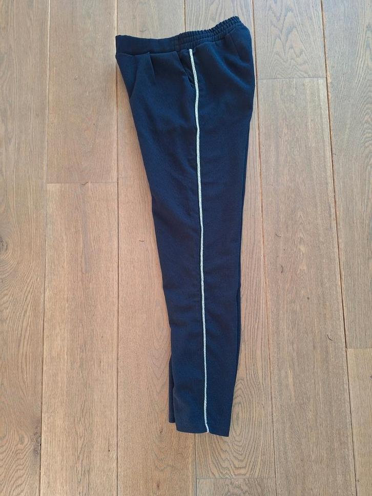 Donker blauwe broek met zilveren bies aan beide zijden 14j, Kinderen en Baby's, Kinderkleding | Maat 158, Zo goed als nieuw, Meisje