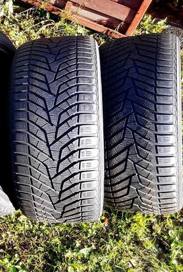 2 pneus hiver 285/35ZR21 105V Yokohama avec 5,5 mm beschikbaar voor biedingen