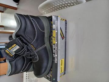 Chaussures de sécurité neuve  beschikbaar voor biedingen