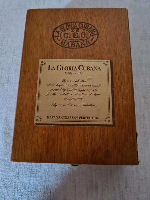 Lege oude sigarendoos ´Medaille d´Or´ La Gloria Cubana, Collections, Articles de fumeurs, Briquets & Boîtes d'allumettes, Comme neuf