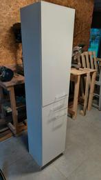 Gratis witte kolomkast, Ophalen