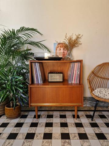 Vintage midcentury kastje | platenspeler meubel | kast  beschikbaar voor biedingen