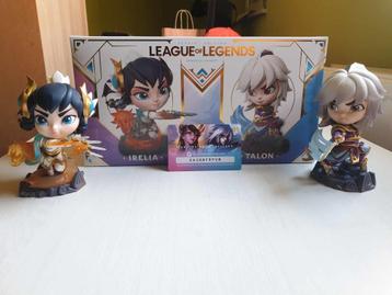 Figurines Immortal Journey,Irelia etTalon(League of Legends) disponible aux enchères