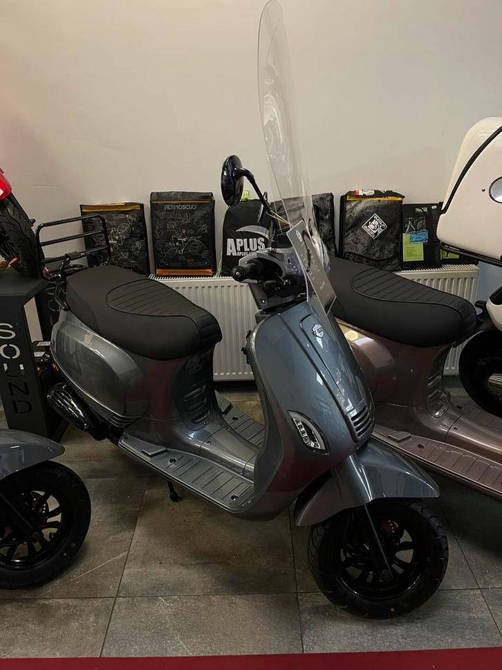 Momo Morinoo A/B klasse, Auto diversen, Tuning en Styling, Ophalen of Verzenden