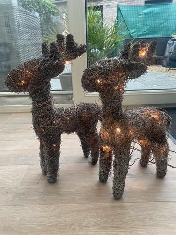 Kerstherten met verlichting beschikbaar voor biedingen