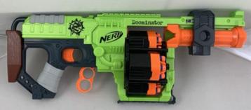 Nerf Gun Blaster ZombieStrike Dominator avec 24 fléchettes