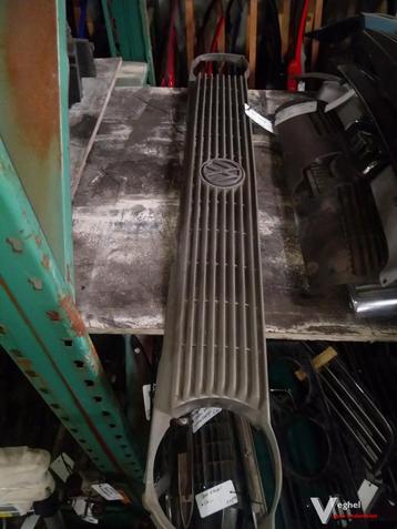 Volkswagen Polo grille 1987  beschikbaar voor biedingen