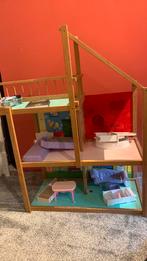 Grande maison de poupée Barbie House, Enfants & Bébés, Jouets | Maisons de poupées, Comme neuf, Maison de poupées, Enlèvement
