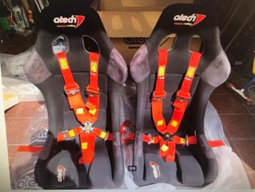 Sièges baquets Atech Racing + ceintures OMP + châssis Subaru