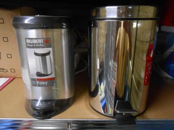 2 mooie pedaalemmers voor badkamer, wc of keuken beschikbaar voor biedingen