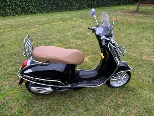 Vespa Primavera 50 cc, Fietsen en Brommers, Brommers | Vespa, Zo goed als nieuw, Overige modellen, Klasse B (45 km/u), Ophalen