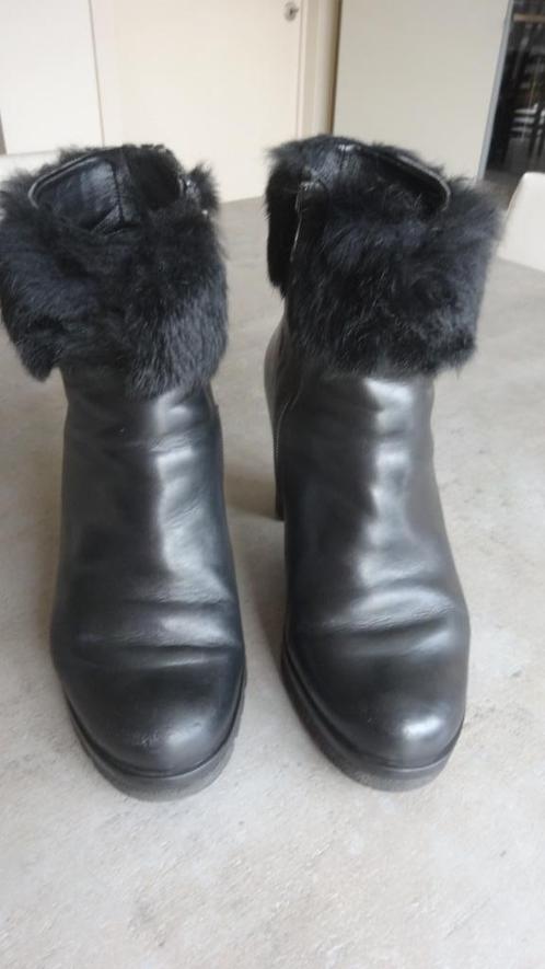 Korte winterlaarsjes, Kleding | Dames, Schoenen, Zo goed als nieuw, Zwart, Ophalen of Verzenden