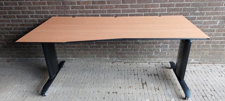 Professionele moderne bureautafel incl. Stekkerdoos, Huis en Inrichting, Bureaus, Zo goed als nieuw, Bureau, Ophalen