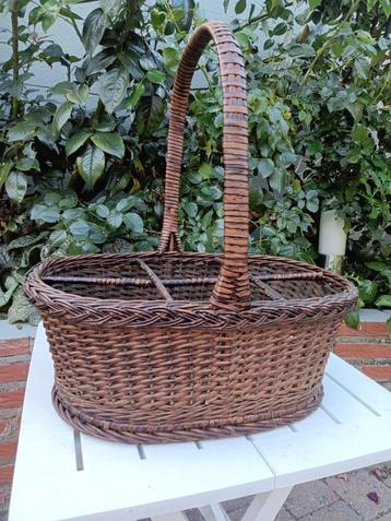 Flessenmand beschikbaar voor biedingen