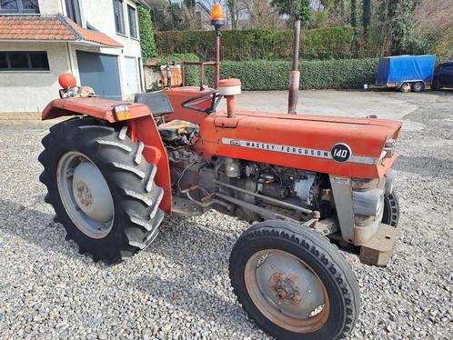 Massey Ferguson 260 vierkante brug + MF 140, Zakelijke goederen, Landbouw | Tractoren, Massey Ferguson, Ophalen