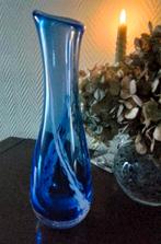 Vase bleu cristal, Enlèvement