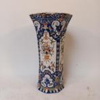 Octagonale bekervaas Rouen (H27cm), Antiek en Kunst, Antiek | Keramiek en Aardewerk, Ophalen of Verzenden
