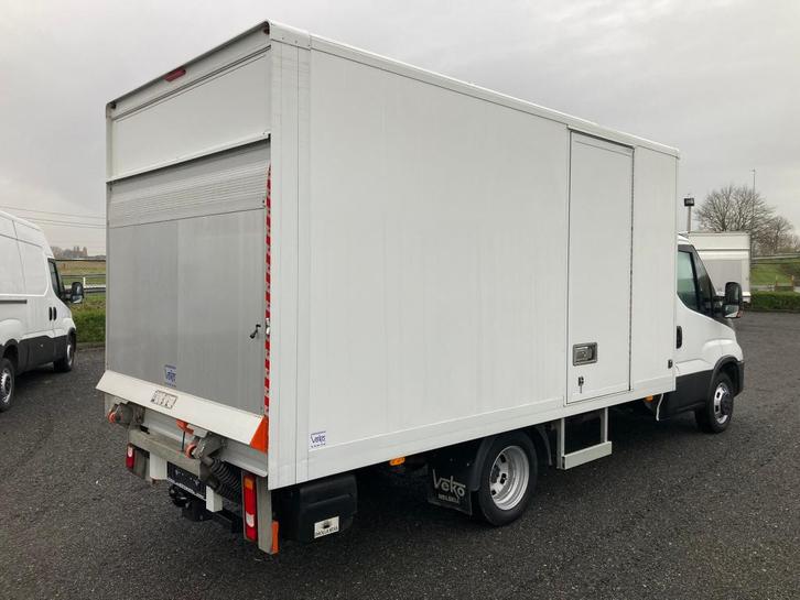 Iveco Daily bak + klep Dhollandia met trekhaak 3500kg sleep, Auto's, Bestelwagens en Lichte vracht, Bedrijf, Te koop, ABS, Airbags