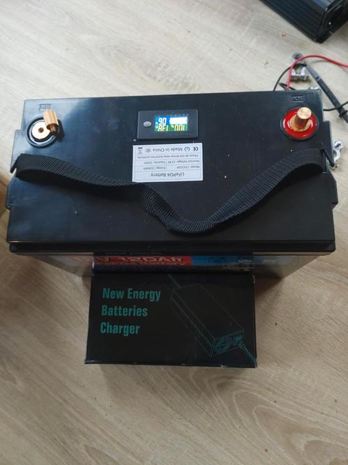 LiFePo4 accu 120Ah 12V nieuw met lader, Doe-het-zelf en Bouw, Zonnepanelen en Toebehoren, Nieuw, Ophalen of Verzenden