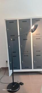 staande lamp zwarte kleur, Huis en Inrichting, Lampen | Vloerlampen, Ophalen, Zo goed als nieuw