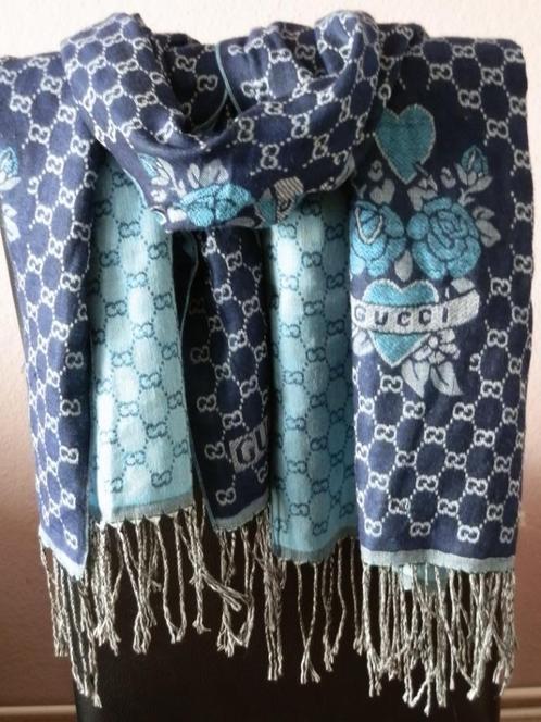 Gucci sjaal., Kleding | Dames, Mutsen, Sjaals en Handschoenen, Zo goed als nieuw, Sjaal, Ophalen of Verzenden