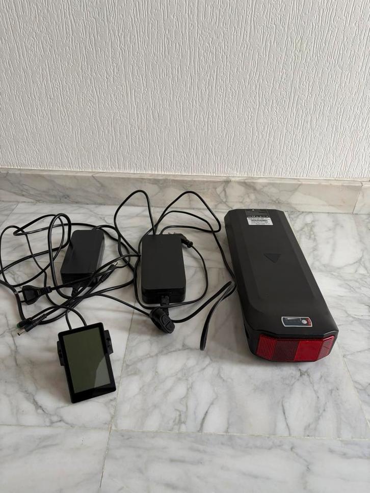 Fatbike onderdelen: batterij, opladers & scherm, Vélos & Vélomoteurs, Accessoires vélo | Batteries de vélo, Comme neuf, Enlèvement