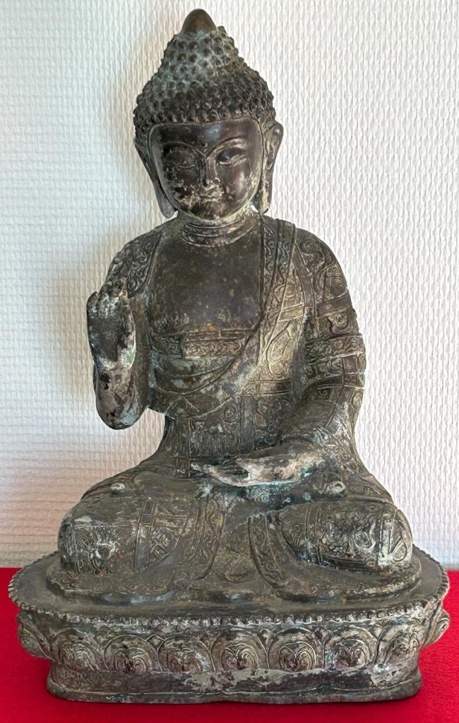 Grote oude Boeddha in gepatineerd brons uit China, Antiek en Kunst, Kunst | Niet-Westerse kunst, Ophalen of Verzenden