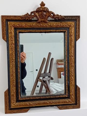 Miroir français du XIXe siècle avec belle couronne