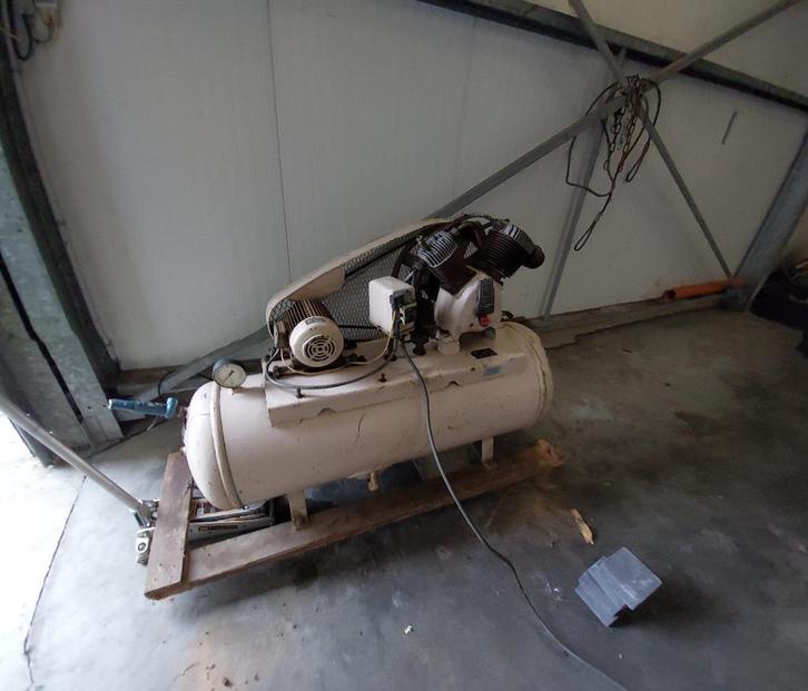 compressor  250 liter, 15 bar (285 liter/min), Doe-het-zelf en Bouw, Compressors, Gebruikt, 10 bar of meer, 100 liter of meer