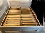 Bed + lattenbodems 200 x 160 in hout, Huis en Inrichting, Ophalen, Beige, Tweepersoons, 200 cm